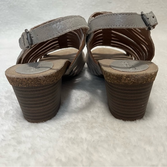 Josef Seibel size 8.5/9 women’s silver and tan heeled sandals - Picture 4 of 11